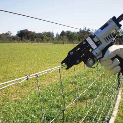 2.6m Height Rot Proof Hinge Joint Fence Barbered Wire Durable Best Field Fence For Cattle