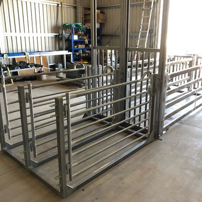 Galvanized Carbon Steel Tube Steel Frame Fence Panels Welding 4ft Height