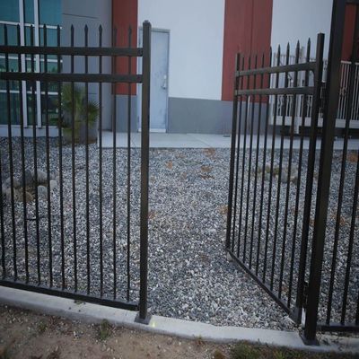 Customizable Easy To Assemble Zinc Steel Security Fence Powder Coated Metal Frame For Farm Fencing