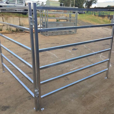 40 X 40mmx 1.6mm / 2mm Portable Farm And Fleet Cattle Panels Package Plastic Film Farm Fencing Panels