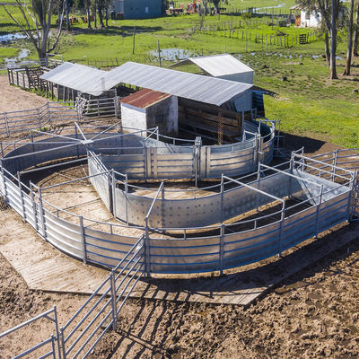 Light Grey Cattle Panel Fence High Flexibility Ranch Equipment For Farm