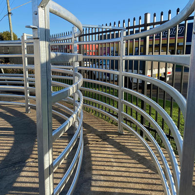 ความยาว 2.1m Hot Dip Galvanized วัตถุปศุสัตว์ Fencing สําหรับฟาร์ม